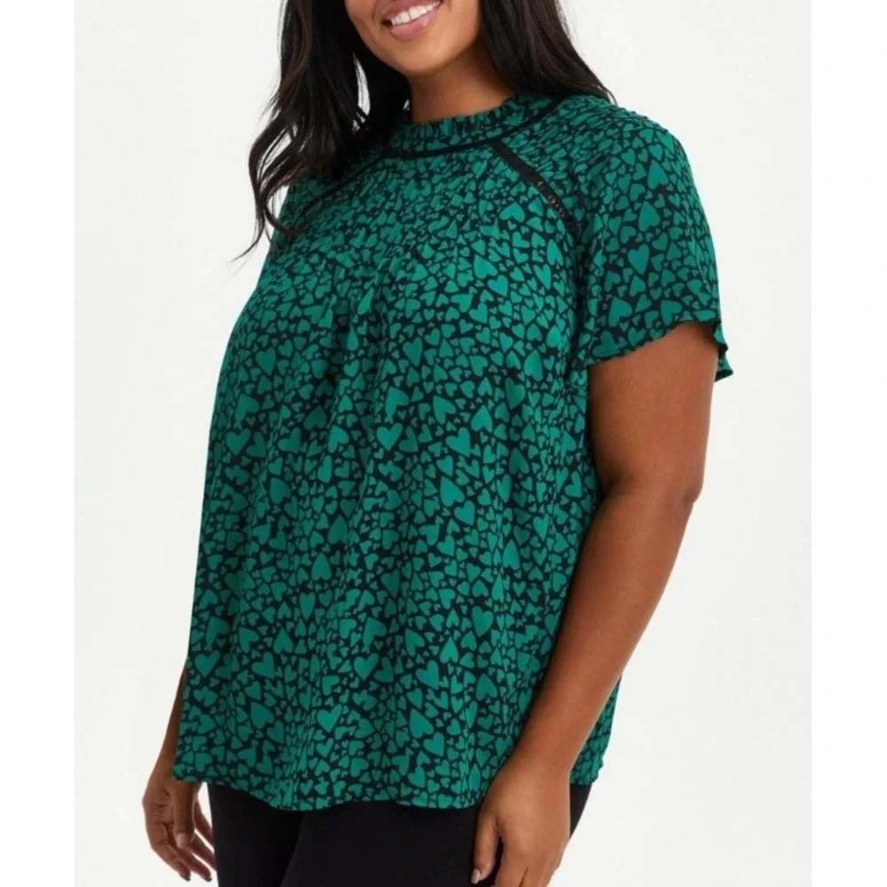 Torrid Heart Print Blouse Womens 2X Green‎ Black Lace Inset Ruffle Neck Top